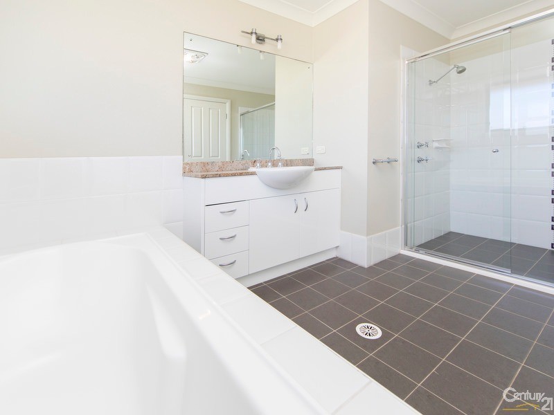 29 Camberwarra Drive, Belmont North NSW 2280