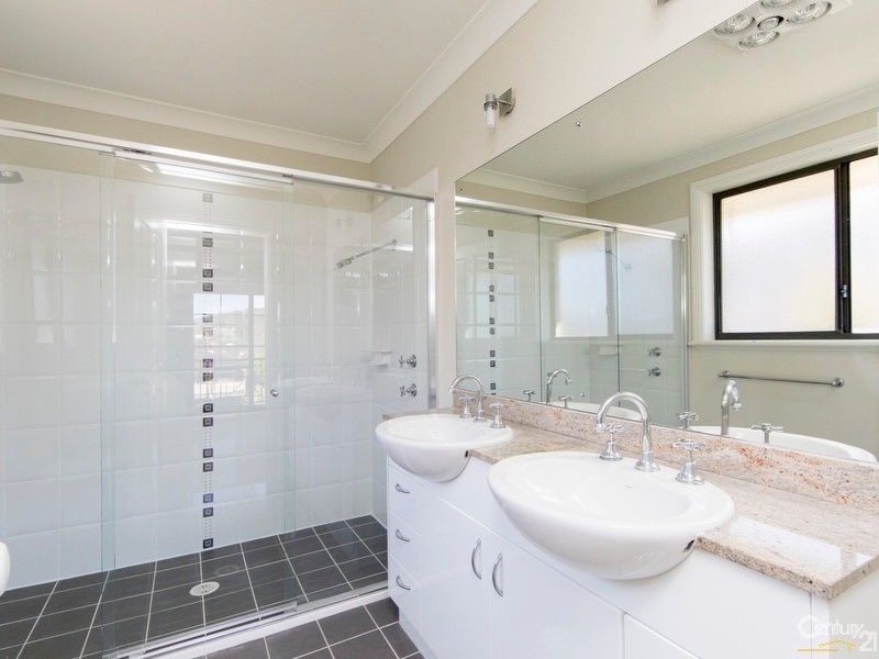 29 Camberwarra Drive, Belmont North NSW 2280