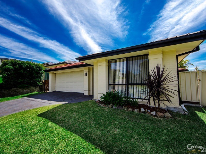 4 Amber Avenue, Fletcher NSW 2287