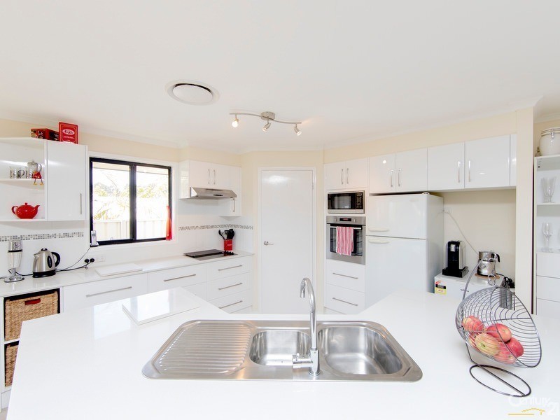 4 Amber Avenue, Fletcher NSW 2287