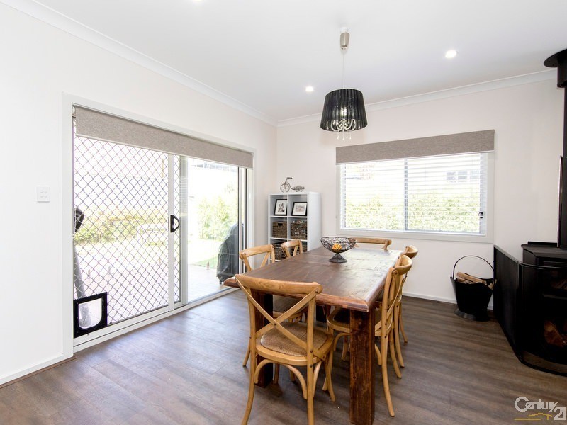 16 Regent Street, Tingira Heights NSW 2290