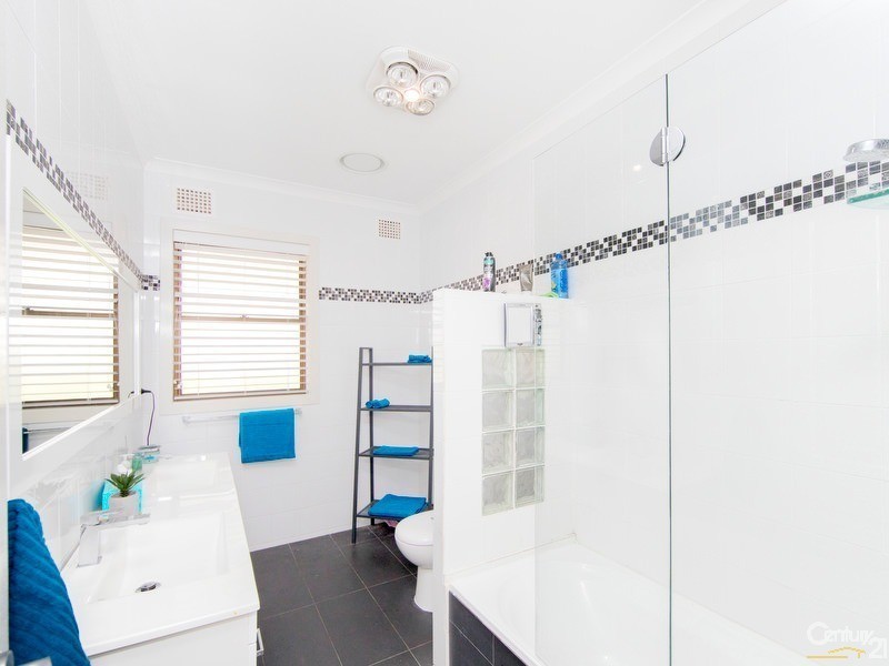 16 Regent Street, Tingira Heights NSW 2290