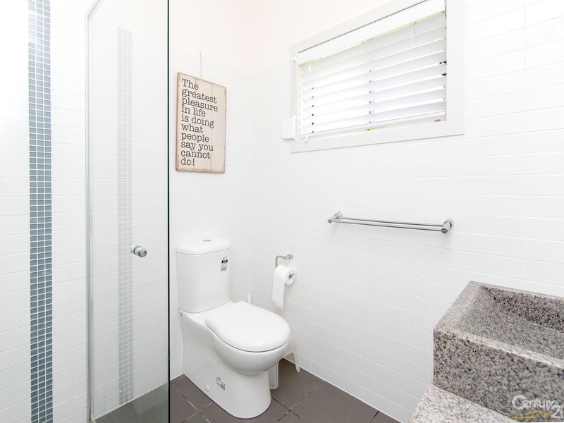 16 Regent Street, Tingira Heights NSW 2290