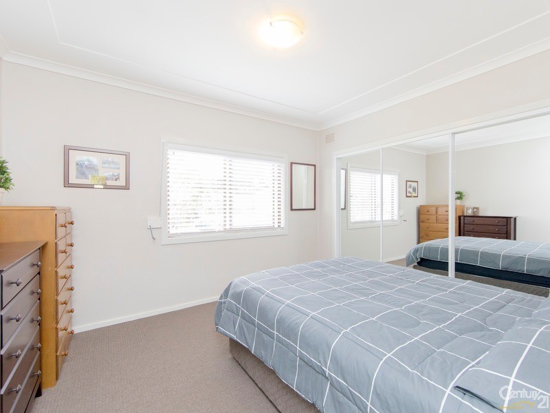 16 Regent Street, Tingira Heights NSW 2290