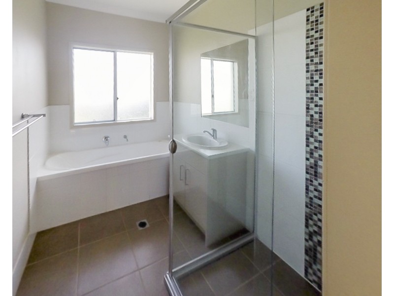 19 Tenyo Street, Cameron Park NSW 2285