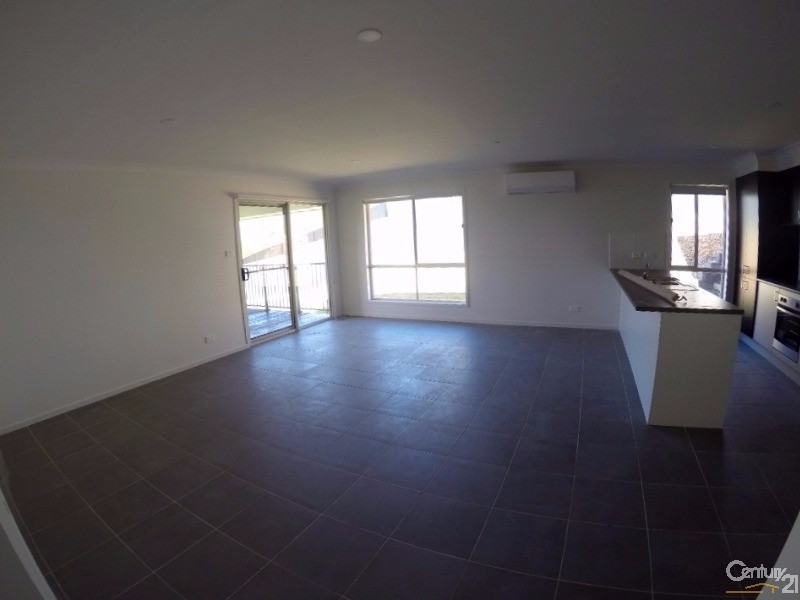 64 Floresta Crescent, Cameron Park NSW 2285