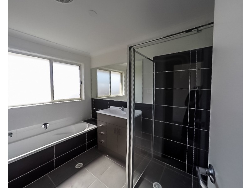 64 Floresta Crescent, Cameron Park NSW 2285