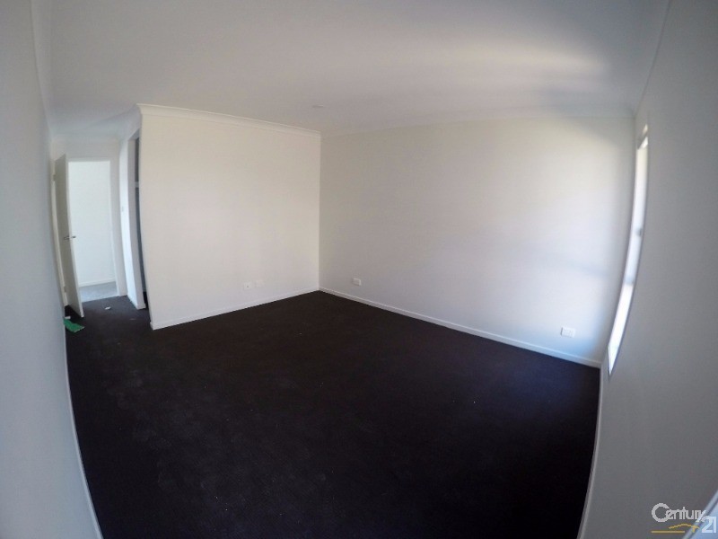 64 Floresta Crescent, Cameron Park NSW 2285