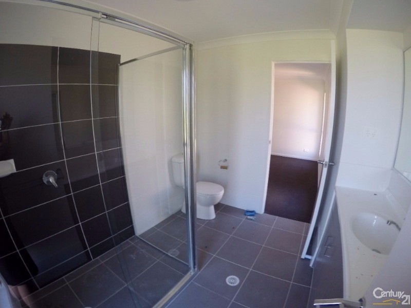 64 Floresta Crescent, Cameron Park NSW 2285