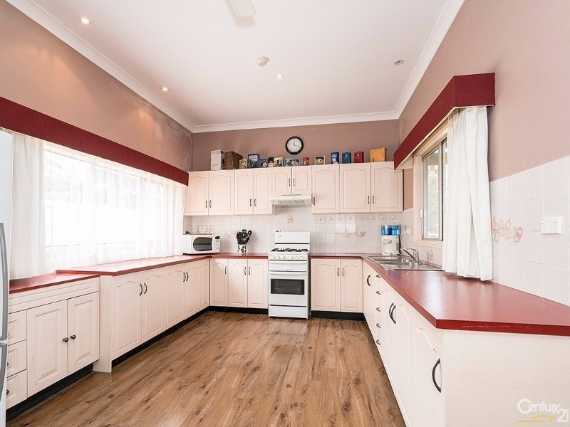 17 Irelands Avenue, Mayfield NSW 2304