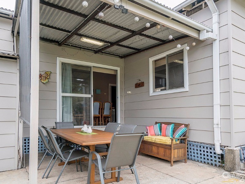 17 Irelands Avenue, Mayfield NSW 2304