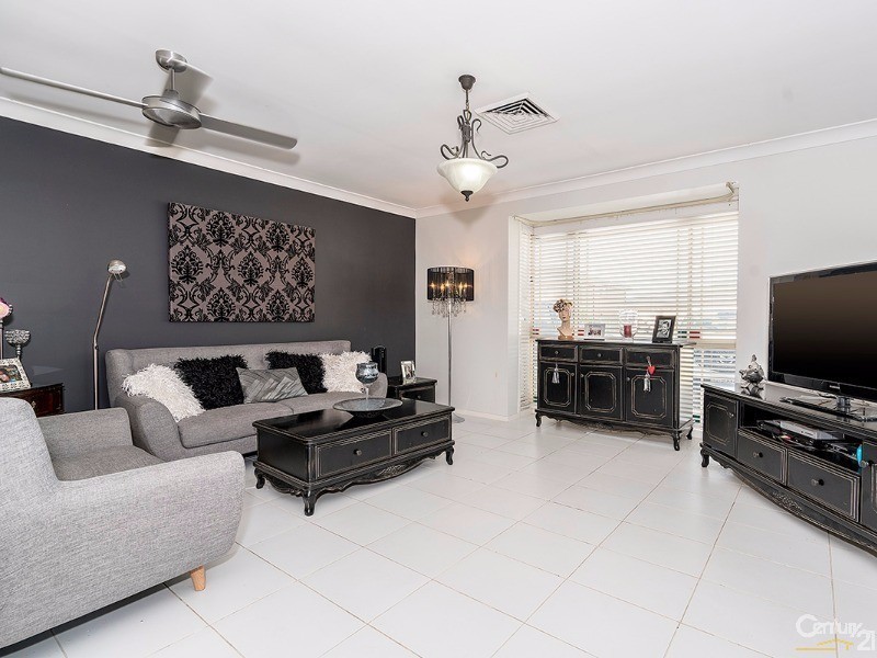 11 Jabiru Avenue, Maryland NSW 2287