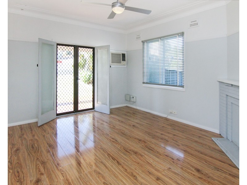 34 Angus Avenue, Waratah West NSW 2298