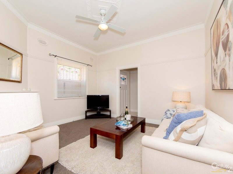 12 Ellis Road, Waratah NSW 2298