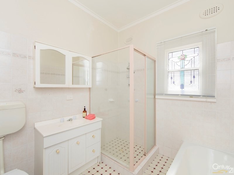 12 Ellis Road, Waratah NSW 2298