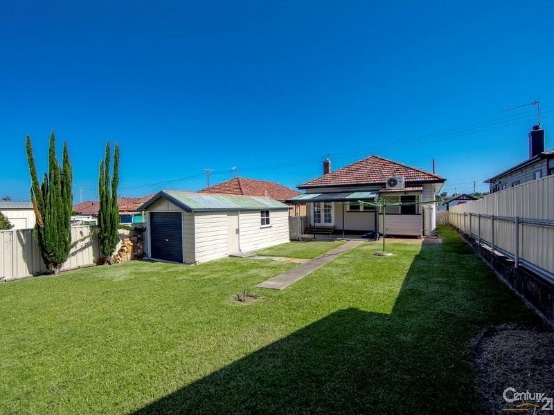 12 Ellis Road, Waratah NSW 2298