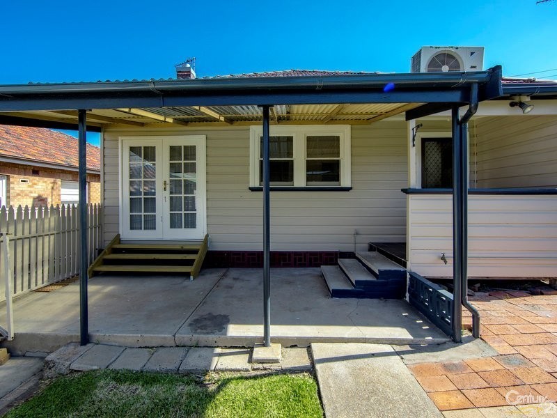 12 Ellis Road, Waratah NSW 2298