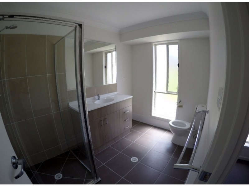 40 Manilus Street, Cameron Park NSW 2285