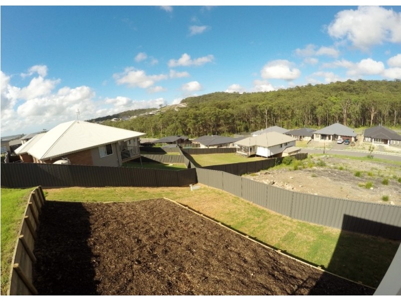 40 Manilus Street, Cameron Park NSW 2285