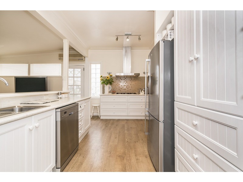 18 Kinross Avenue, Adamstown Heights NSW 2289