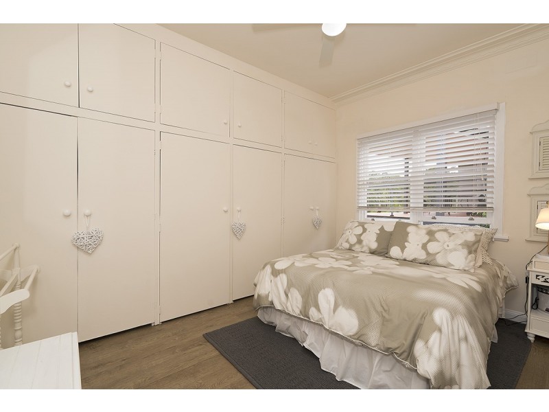 18 Kinross Avenue, Adamstown Heights NSW 2289