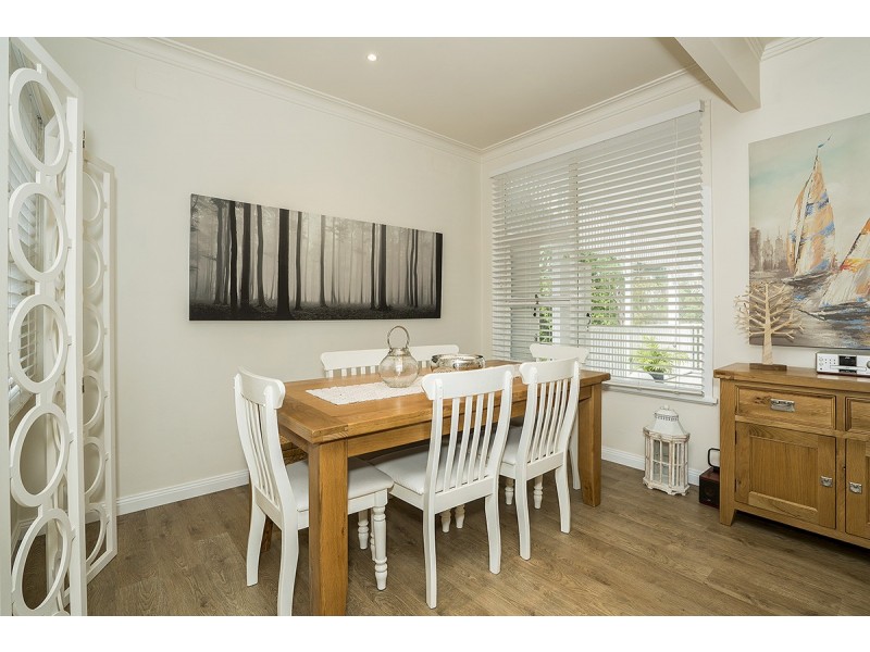 18 Kinross Avenue, Adamstown Heights NSW 2289