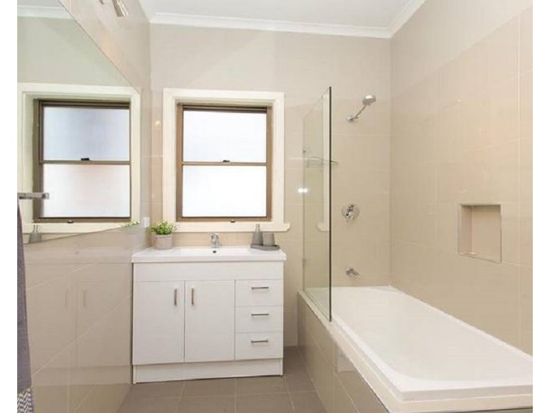 1 Lynette Place, Kotara NSW 2289