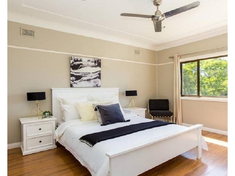 1 Lynette Place, Kotara NSW 2289