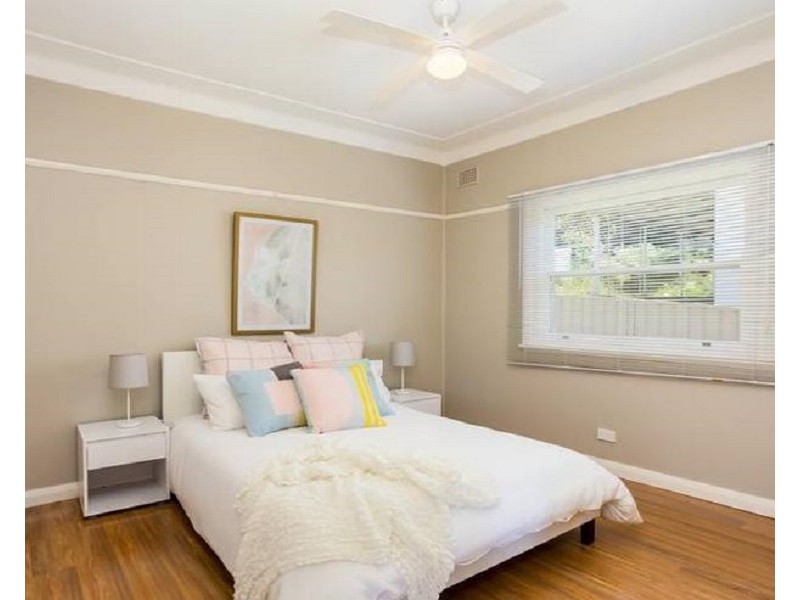 1 Lynette Place, Kotara NSW 2289