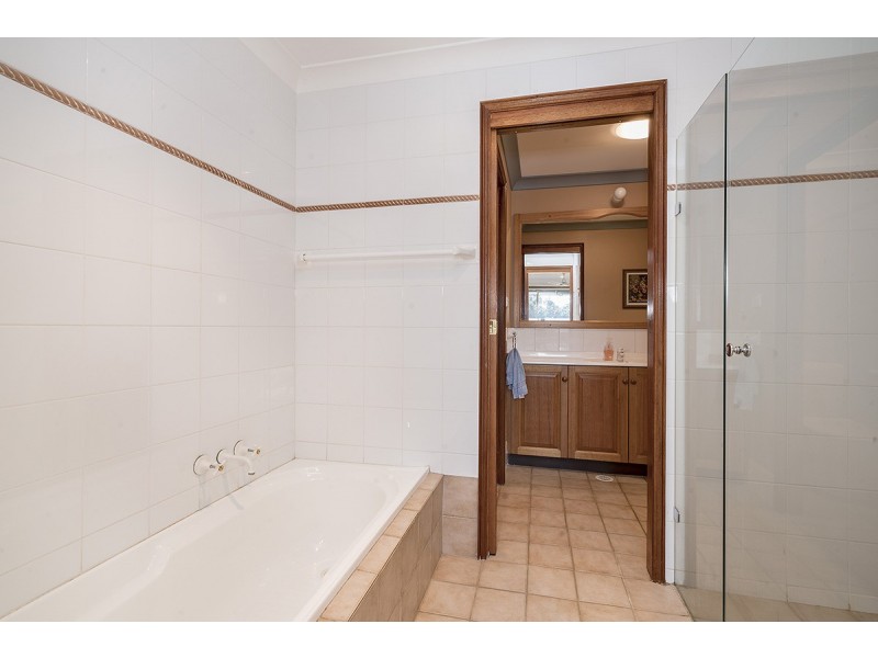 2/51 Flamingo Drive, Cameron Park NSW 2285