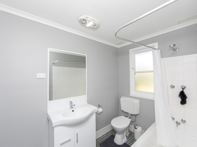 10 Quigley Road, Bolton Point NSW 2283