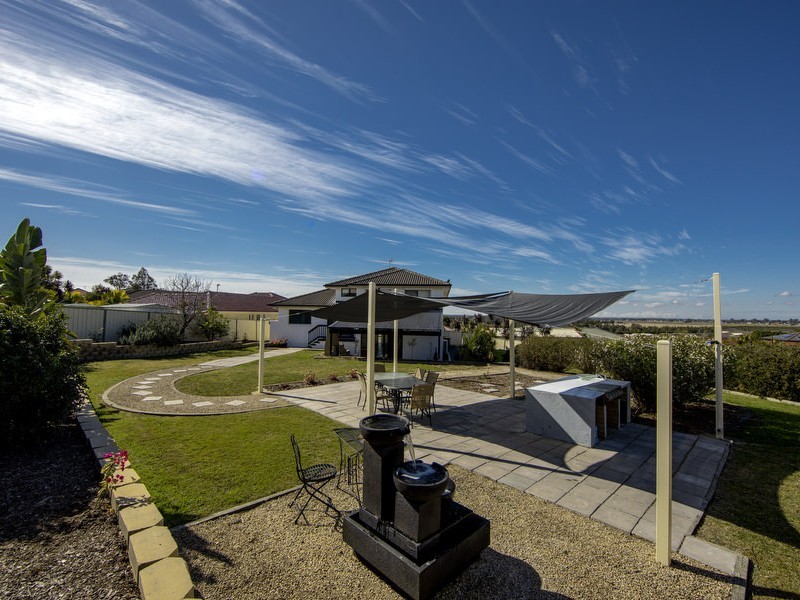 8 Jasmine Way, Thornton NSW 2322