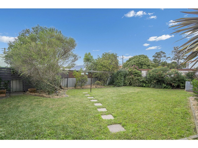 6 Lambton Road, Waratah NSW 2298