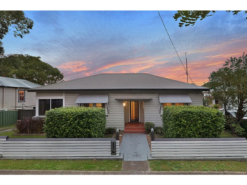 6 Lambton Road, Waratah NSW 2298