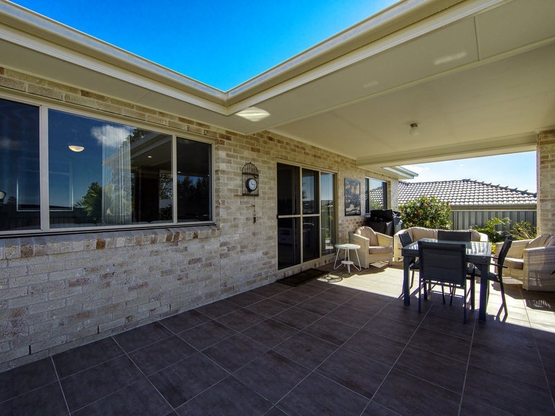 32 Cleveland Street, Cameron Park NSW 2285