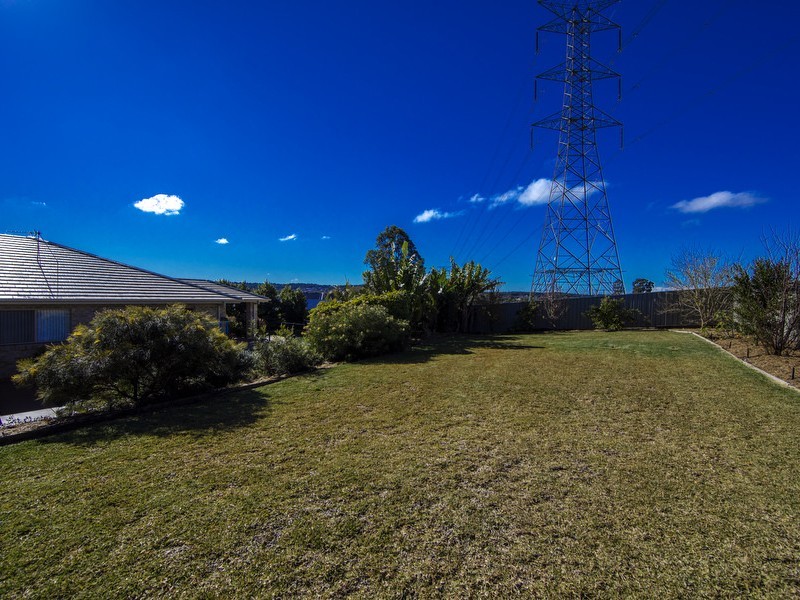 32 Cleveland Street, Cameron Park NSW 2285