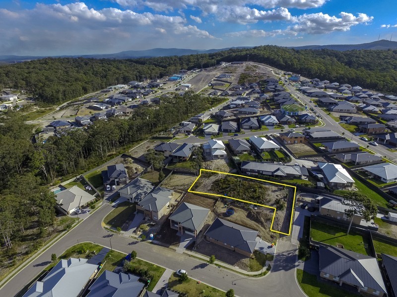 9 Bellavia Street, Cameron Park NSW 2285