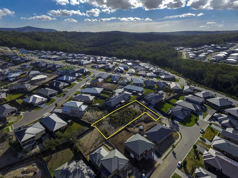 9 Bellavia Street, Cameron Park NSW 2285