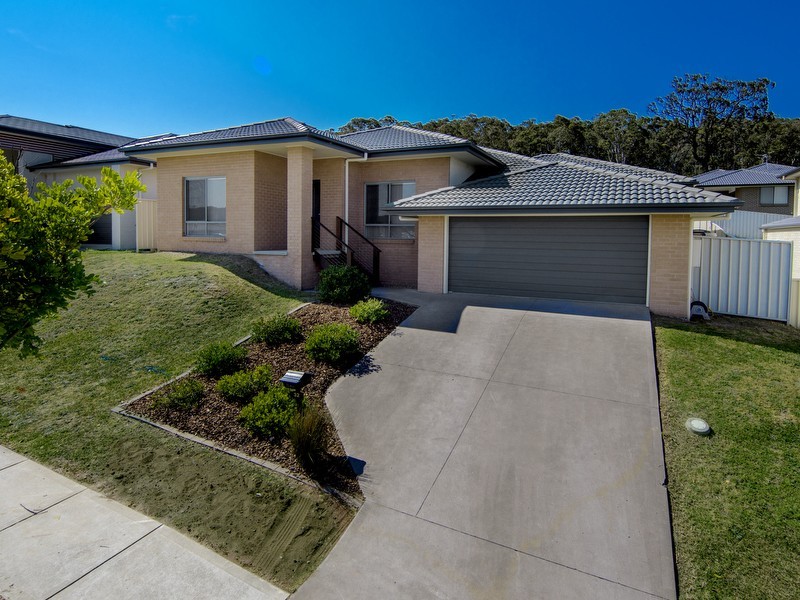 32 Blackwood Circuit, Cameron Park NSW 2285