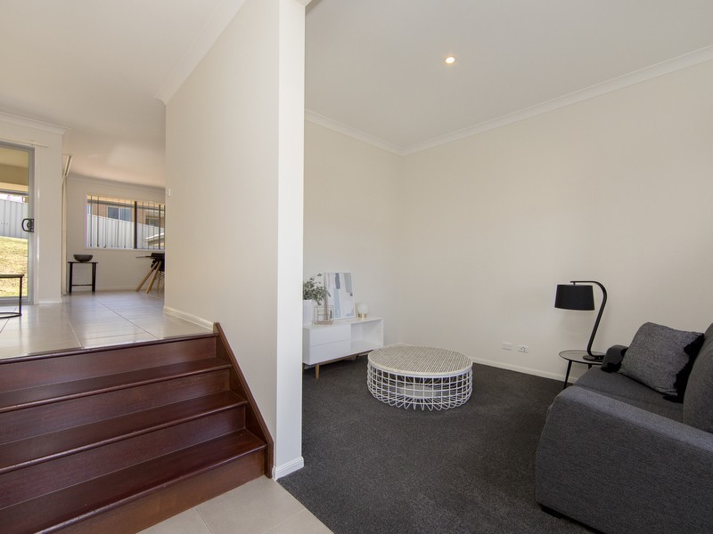 32 Blackwood Circuit, Cameron Park NSW 2285