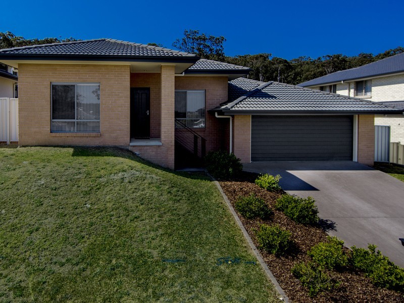32 Blackwood Circuit, Cameron Park NSW 2285