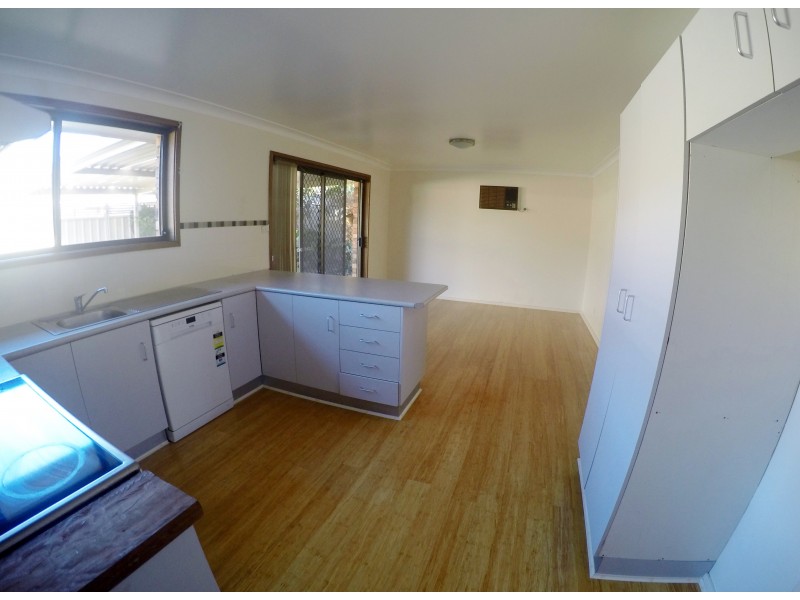 6 Cromdale Parade, Maryland NSW 2287