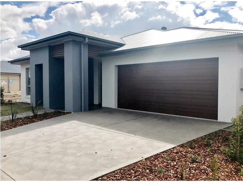 16 Uralla Street, Fern Bay NSW 2295
