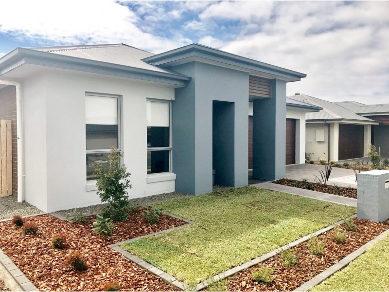 16 Uralla Street, Fern Bay NSW 2295