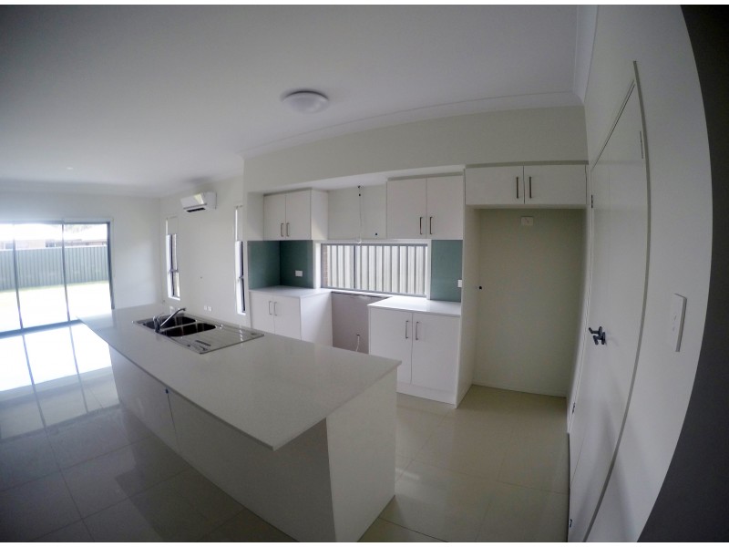 16 Uralla Street, Fern Bay NSW 2295