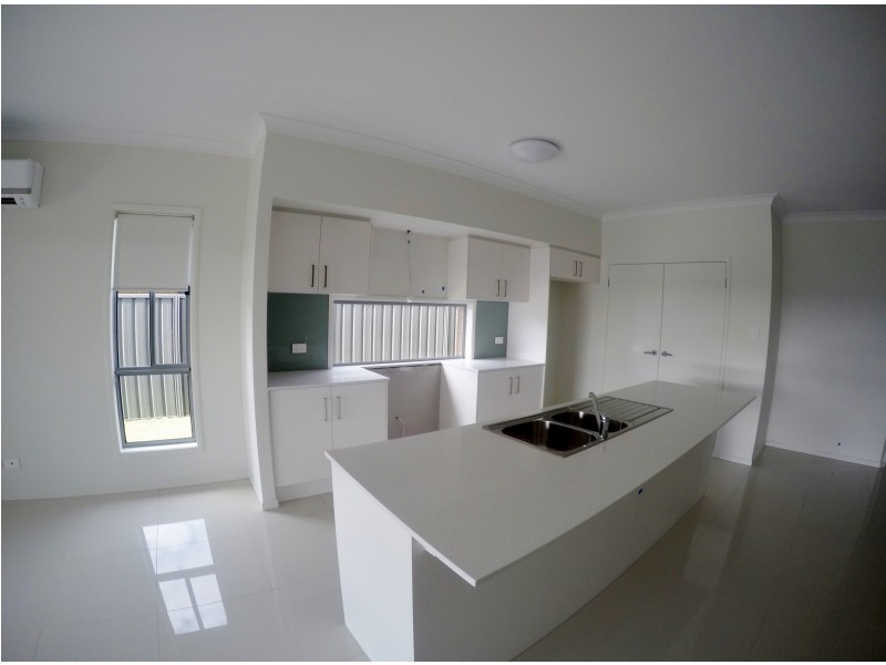 16 Uralla Street, Fern Bay NSW 2295