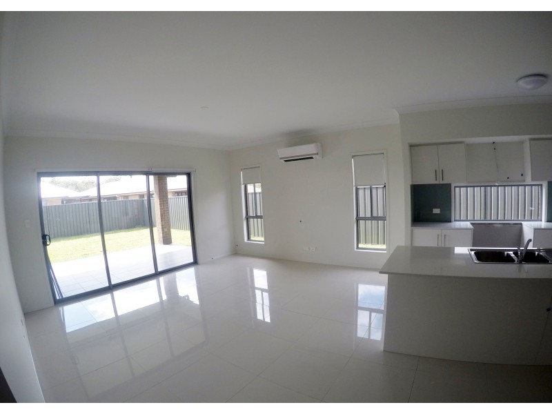 16 Uralla Street, Fern Bay NSW 2295