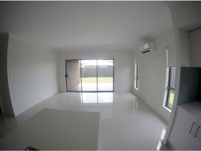 16 Uralla Street, Fern Bay NSW 2295