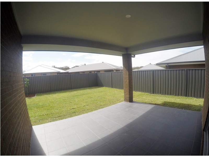 16 Uralla Street, Fern Bay NSW 2295