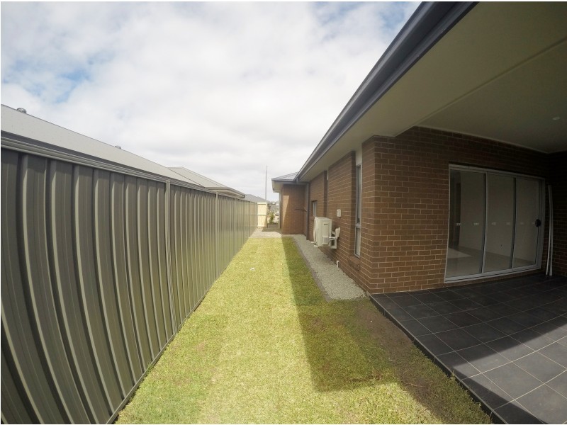 16 Uralla Street, Fern Bay NSW 2295